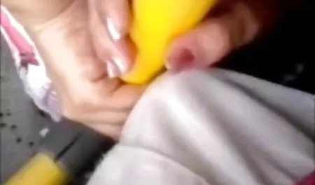 Nenek-nenek tua dalam pakaian dalam seksi bokep3gpgratis mengatur gangbang dengan orang kulit hitam