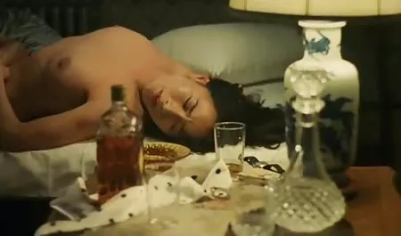 Brunette lezat yang indah dalam pakaian seksi suka bokep gratis 3gp mengisap penis