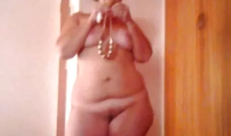 Sandwich erotis Laki-laki berbaring, pelacur ada padanya, dan di atas adalah laki-laki lain. Berikut ini adalah sandwich yang dibuat oleh dua laki-laki panas dengan pirang seksi. Pelacur video bokep terbaru 3gp sangat selera dan keparat luar biasa