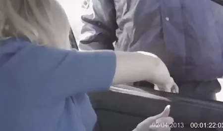 Ali sedang bermain dengan 3gp perkosaan mainannya