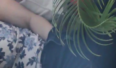 Menanggalkan pakaian seorang gadis dan kemudian bokep panjang 3gp menidurinya
