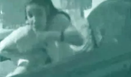 Brunette Kinky Vicky mendapat fucked di bokep 3gp 2mb casting dan mengambil cum di dadanya