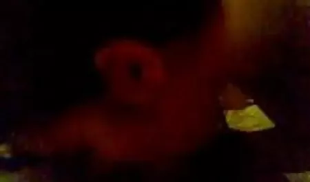 Pria itu tidak berharap ibu dari pacar barunya berada di tempat tidur, lebih baik daripada bokep 3gp full putrinya. Pria itu senang menjelajahi lubang-lubangnya naik dan turun