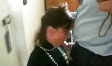 Sayang yang luar biasa cantik akan kacau oleh seorang pria kulit hitam bokep 3gp durasi pendek