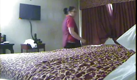 Anak tiri yang peduli meniduri ibu tiri hitam Osa Lovely di kamar mandi tante tante 3gp
