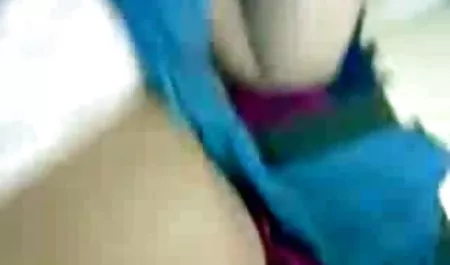 Pelacur muda meniduri dirinya sendiri dengan 3g bokep jari-jari di semua lubang