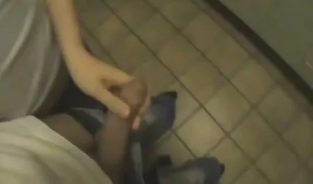 Bos menutup pintu dan tidak mengeluarkan sekretaris seksi dan 3gp mesum terbaru meniduri dengan keras