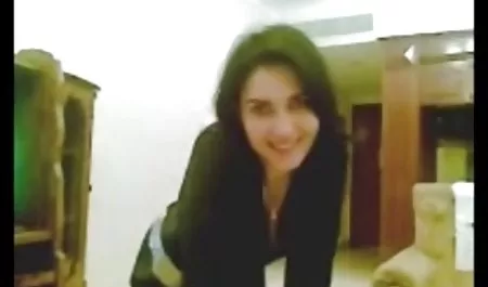 Pelacur berambut merah mengatur hubungan seks bokep 3gp anal dengan seorang pria di tangga