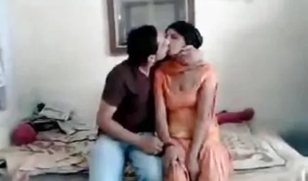 Gadis itu meniduri dan menghisap bokep 3gp selingkuh kerumunan pria