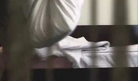Latina meraba vaginanya oleh gravitasi, keparat dengan laki-laki dan mendapat cum di bibirnya bokep panjang 3gp