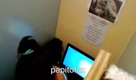 Pirang menggoda si rambut video bokep aura kasih 3gp coklat muda